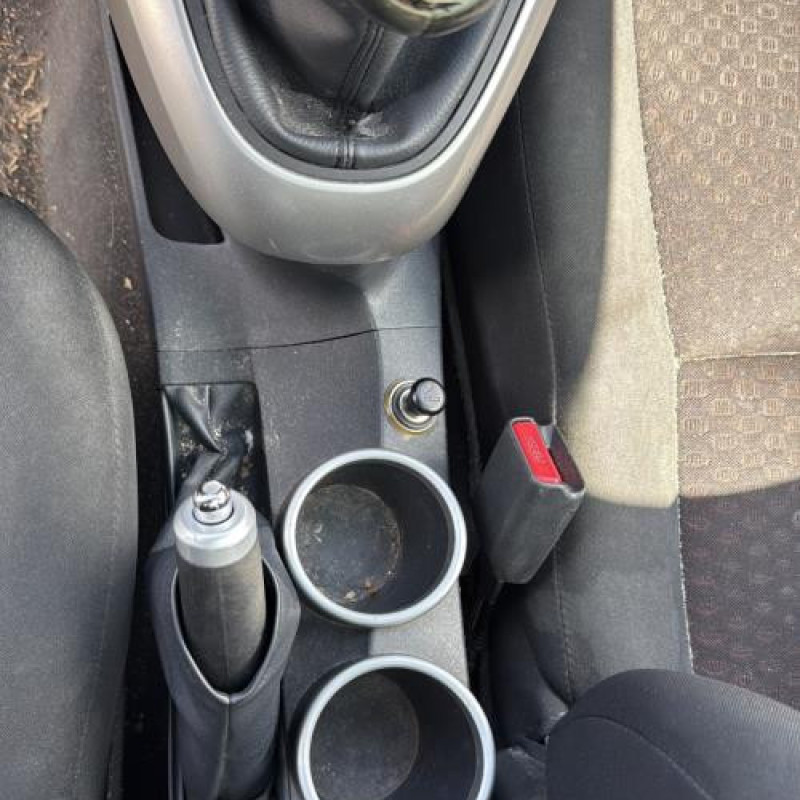 Calandre TOYOTA VERSO Photo n°19