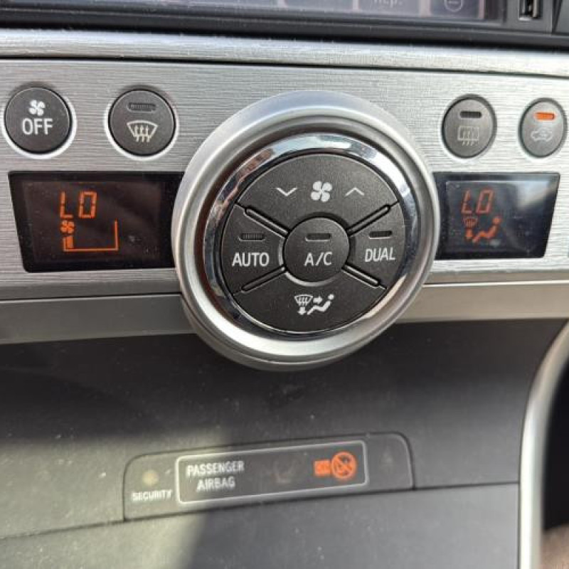 Calandre TOYOTA VERSO Photo n°20