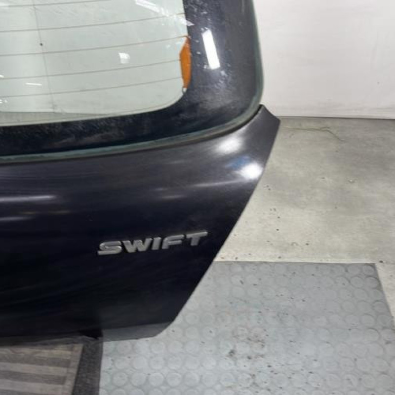Malle/Hayon arriere SUZUKI SWIFT 3 Photo n°4