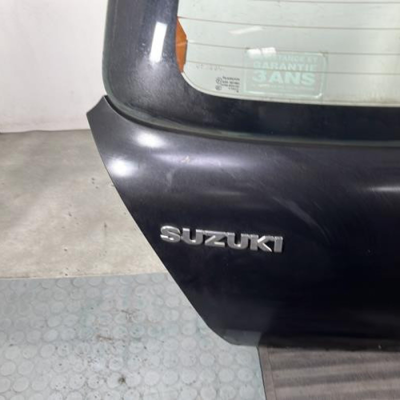 Malle/Hayon arriere SUZUKI SWIFT 3 Photo n°5