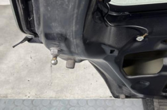 Malle/Hayon arriere SUZUKI SWIFT 3