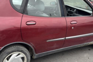 Malle/Hayon arriere DAIHATSU SIRION 1