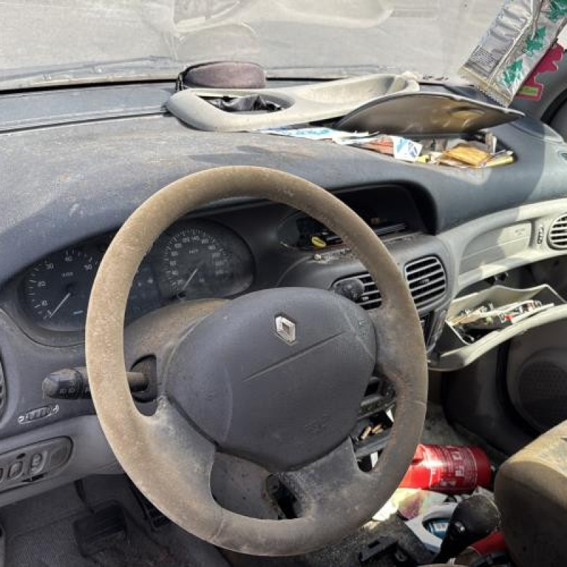 Aile avant gauche RENAULT SCENIC 1 Photo n°16