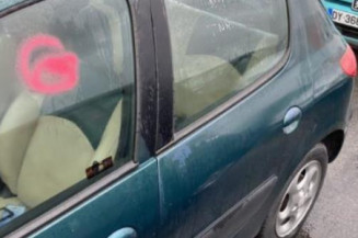 Pare choc avant PEUGEOT 206