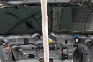 Malle/Hayon arriere MERCEDES CLASSE M 164
