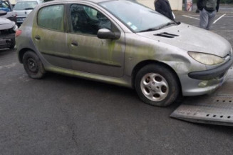 Pare choc arriere PEUGEOT 206