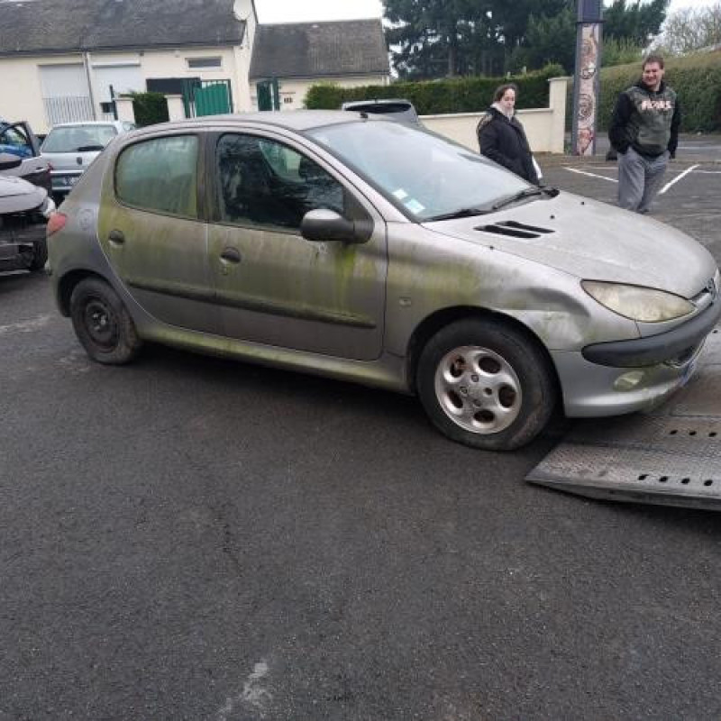 Pare choc arriere PEUGEOT 206 Photo n°9