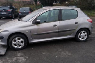 Pare choc arriere PEUGEOT 206