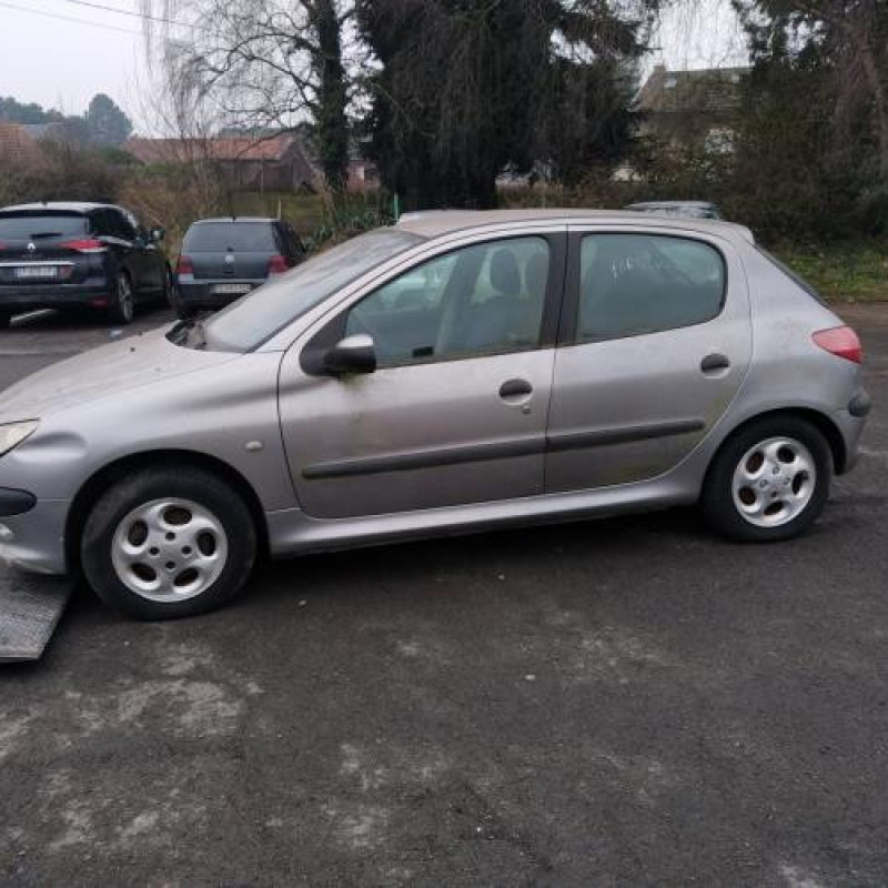 Pare choc arriere PEUGEOT 206 Photo n°10