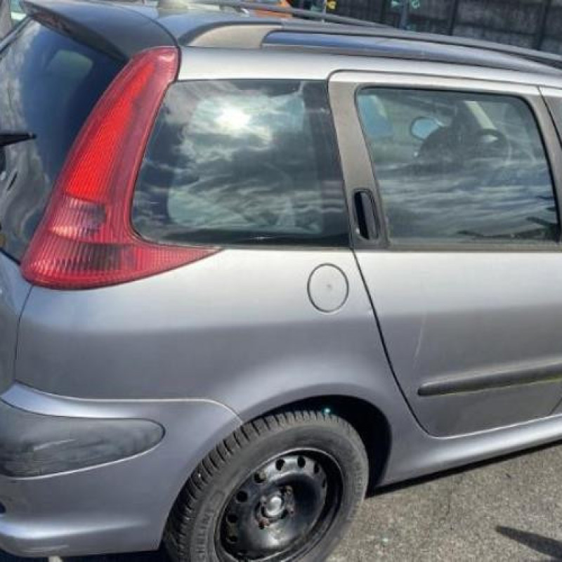 Pare choc arriere PEUGEOT 206 Photo n°9