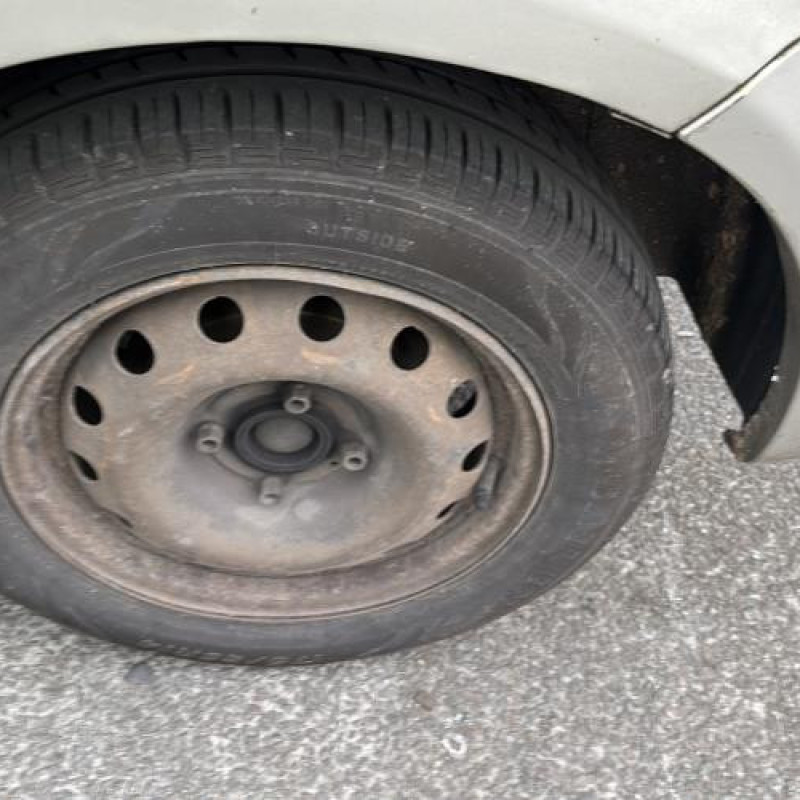 Pare choc arriere PEUGEOT 206 Photo n°20