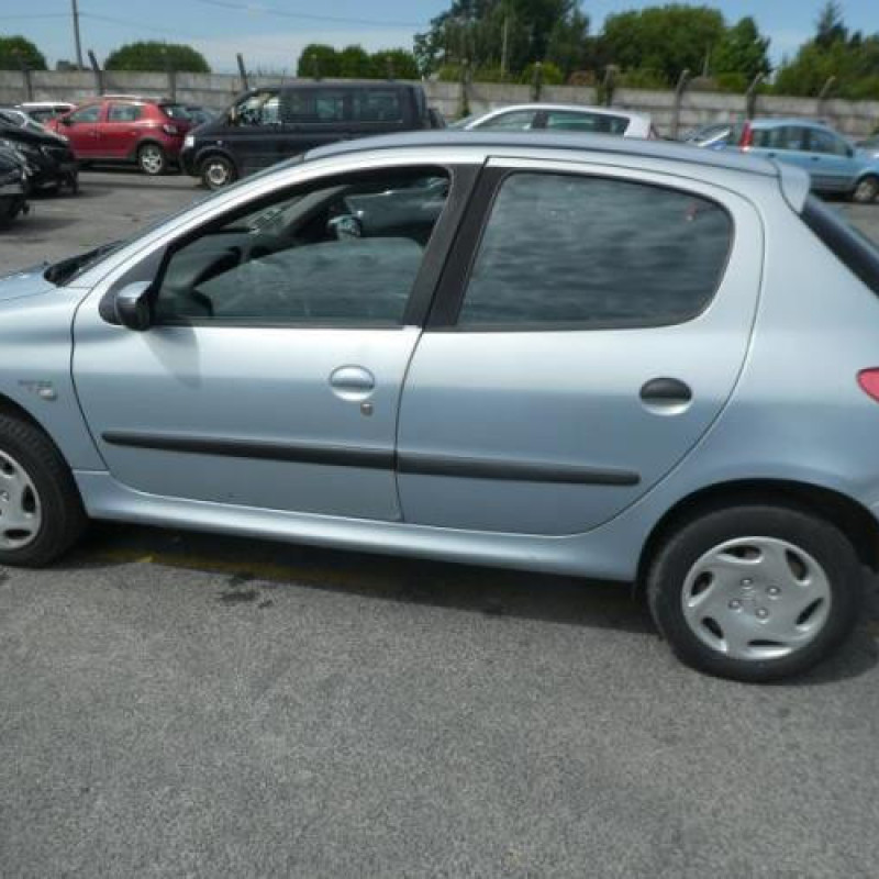 Pare choc arriere PEUGEOT 206 Photo n°9