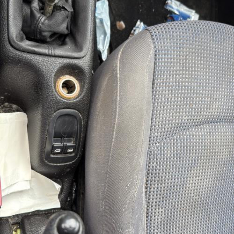 Pare choc arriere PEUGEOT 206 Photo n°19