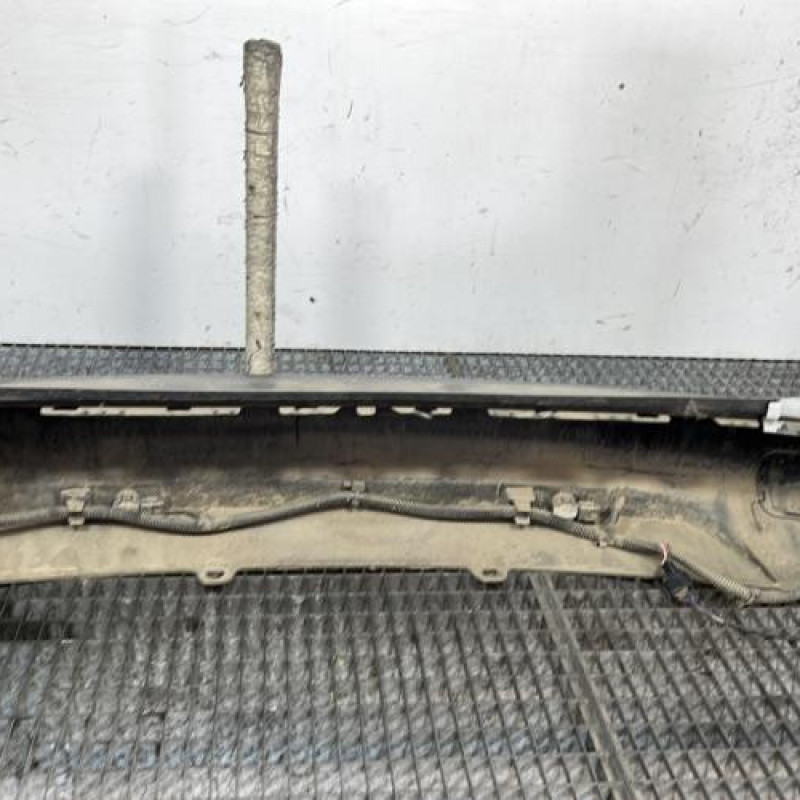 Pare choc arriere RENAULT CLIO 4 Photo n°5