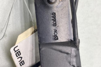 Attache ceinture avant gauche PEUGEOT 206