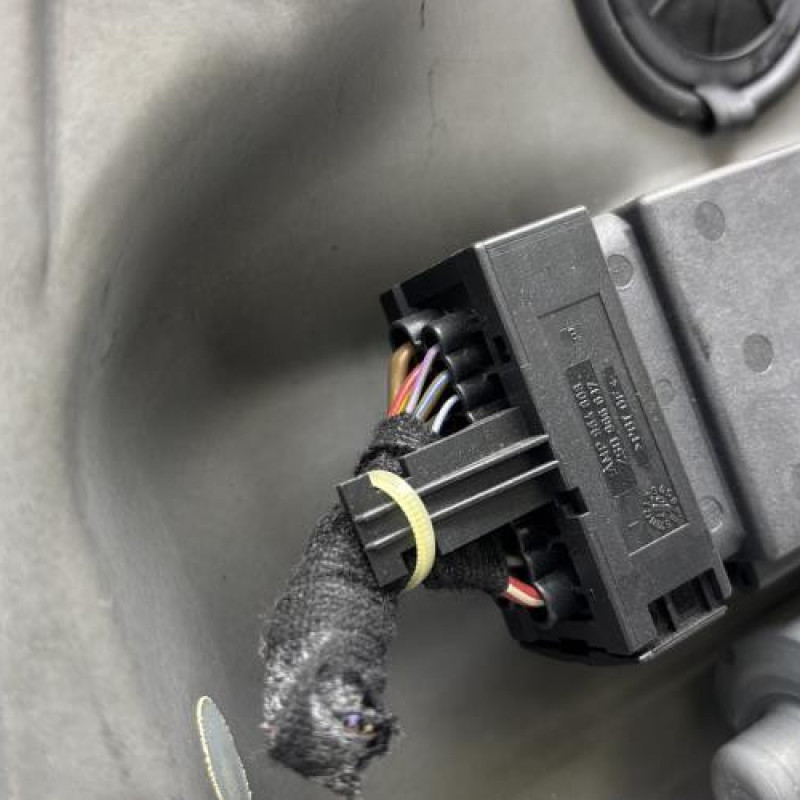 Leve vitre electrique avant droit VOLKSWAGEN GOLF 4 Photo n°4
