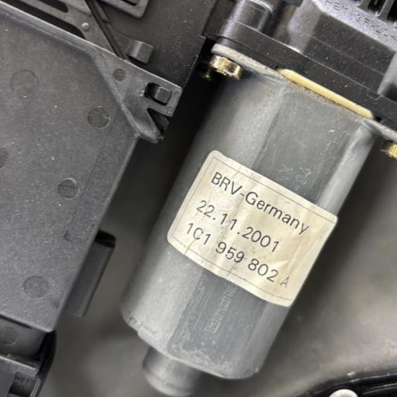 Leve vitre electrique avant droit VOLKSWAGEN GOLF 4 Photo n°5