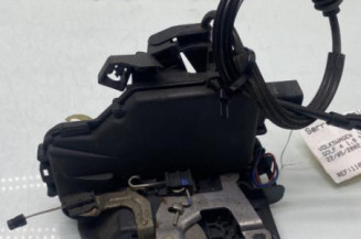 Serrure arriere droit VOLKSWAGEN GOLF 4 Photo n°1