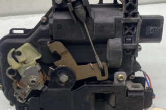 Serrure avant gauche VOLKSWAGEN GOLF 4