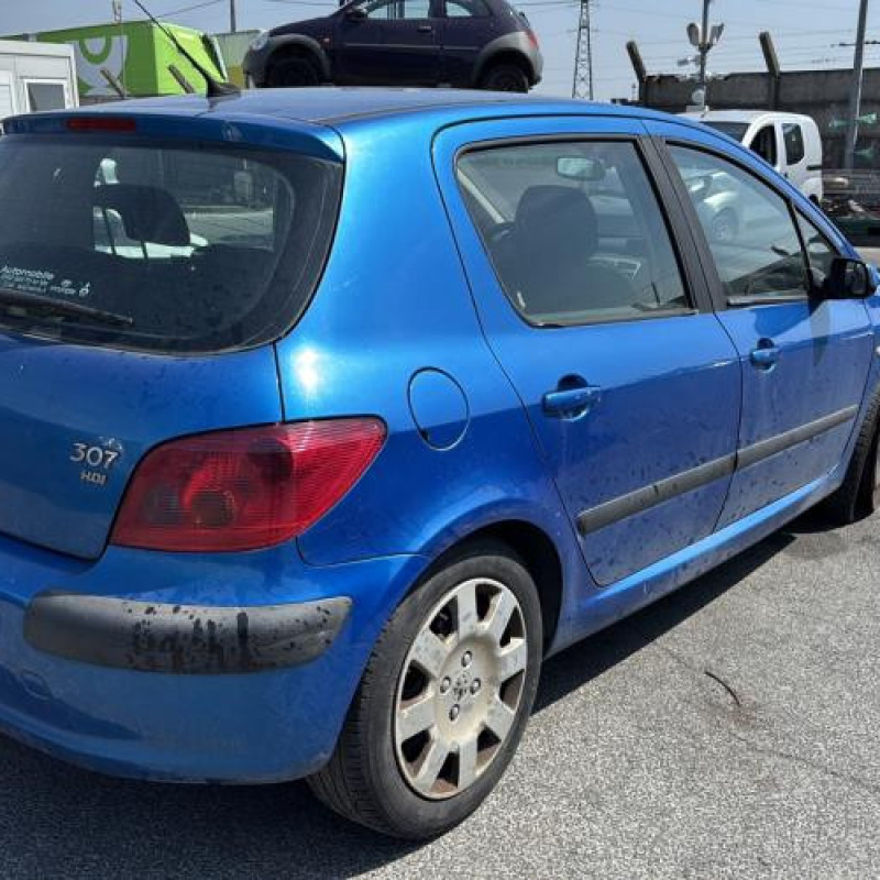 Attache ceinture avant gauche PEUGEOT 307 Photo n°8