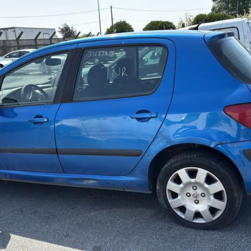 Attache ceinture avant gauche PEUGEOT 307 Photo n°12
