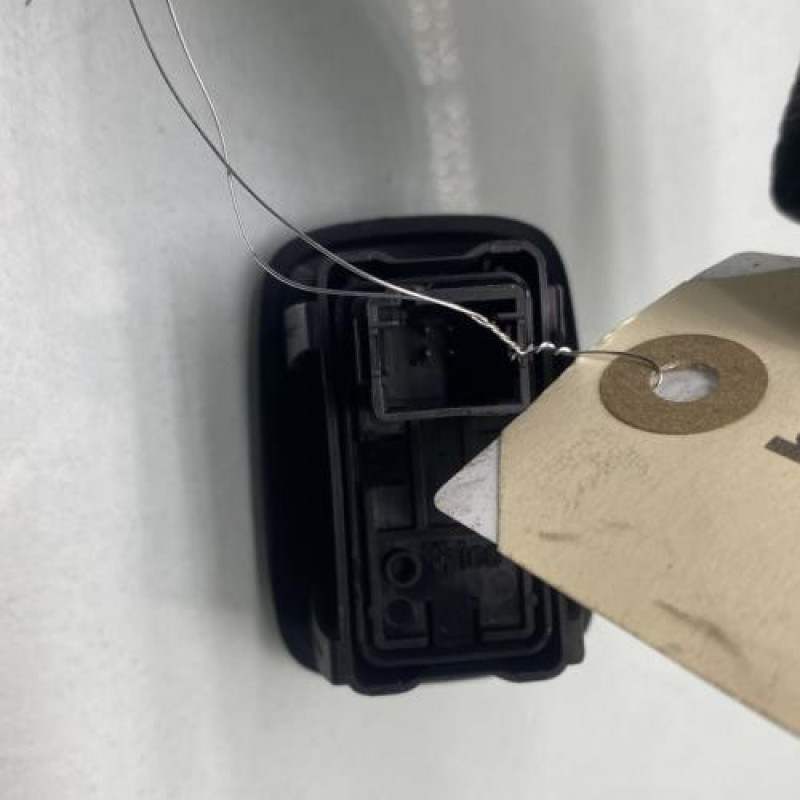 Interrupteur de leve vitre arriere gauche PEUGEOT 207 Photo n°2