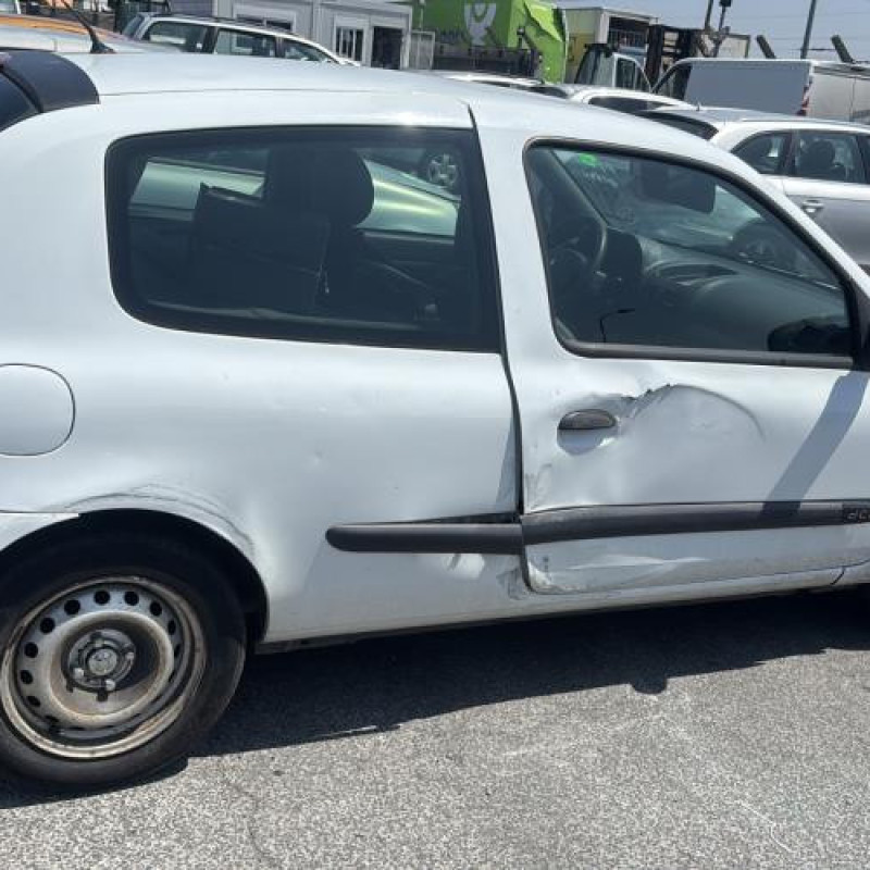 Vitre avant droit RENAULT CLIO 2 Photo n°11