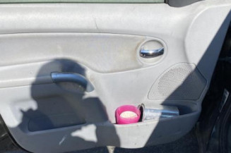 Vitre avant droit CITROEN C3 1