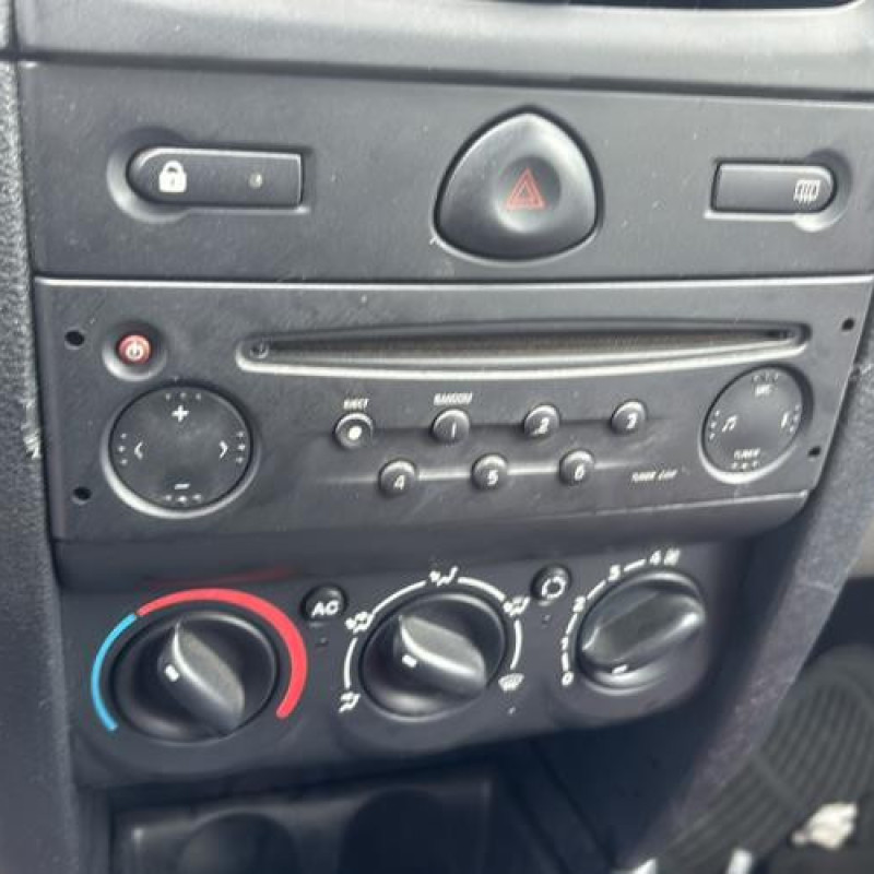 Porte avant gauche RENAULT CLIO 2 Photo n°20