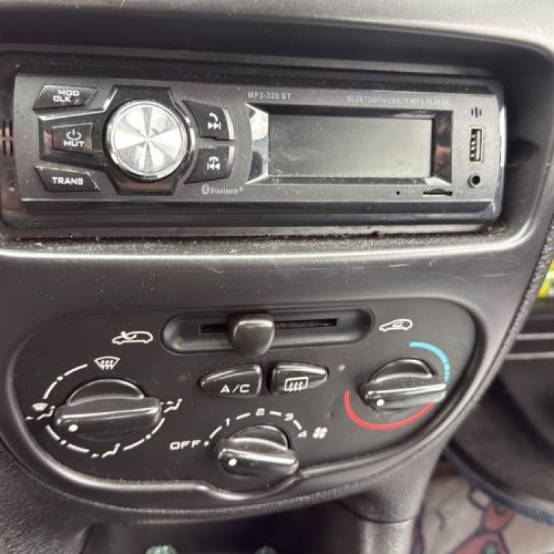Bouton de warning PEUGEOT 206 Photo n°20