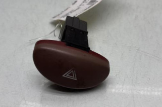 Bouton de warning PEUGEOT 206 Photo n°1