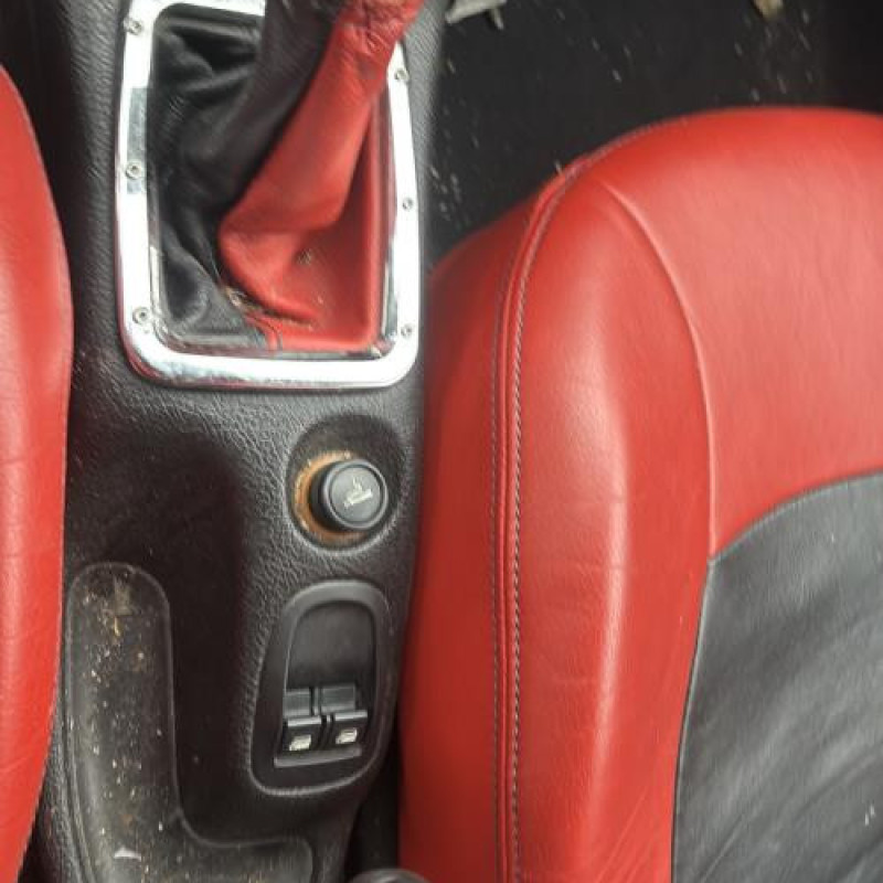 Bouton de warning PEUGEOT 206 Photo n°15