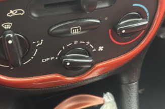 Bouton de warning PEUGEOT 206