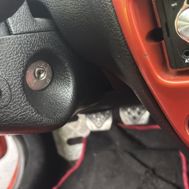 Bouton de warning PEUGEOT 206 Photo n°18