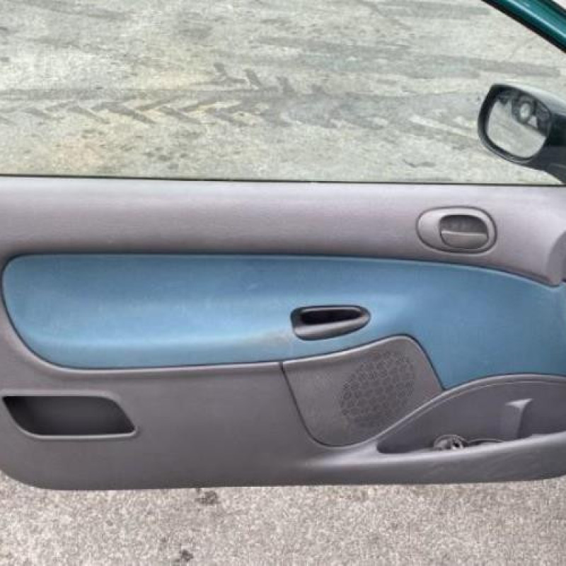 Repetiteur clignotant avant gauche (Feux) PEUGEOT 206 Photo n°4