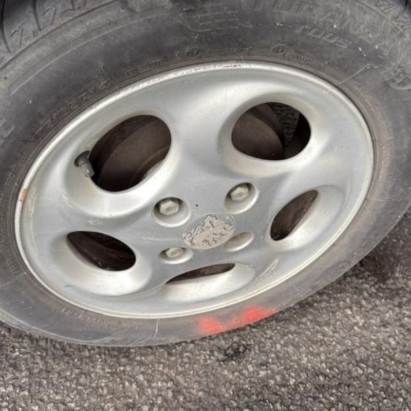 Attache ceinture avant gauche PEUGEOT 206 Photo n°13