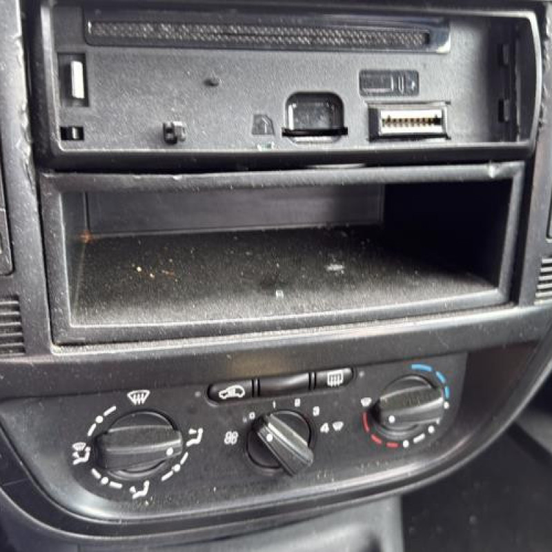 Custode arriere gauche CITROEN C3 1 Photo n°19