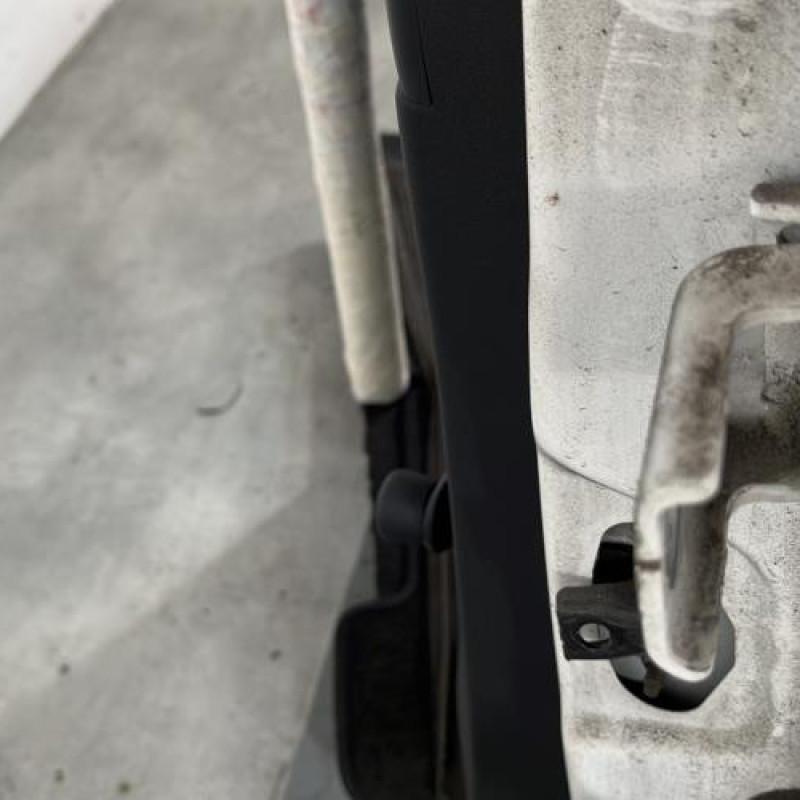 Porte arriere gauche PEUGEOT 208 1 Photo n°4