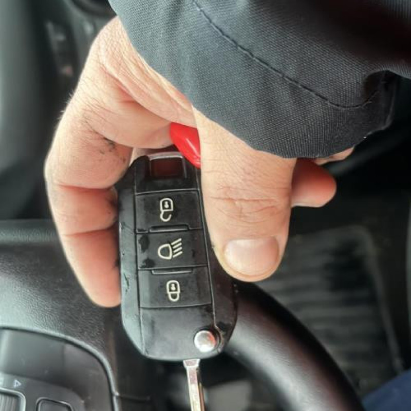 Porte avant droit PEUGEOT 208 1 Photo n°12