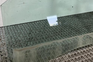 Vitre avant gauche RENAULT CLIO 3
