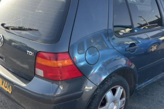 Vitre arriere droit VOLKSWAGEN GOLF 4