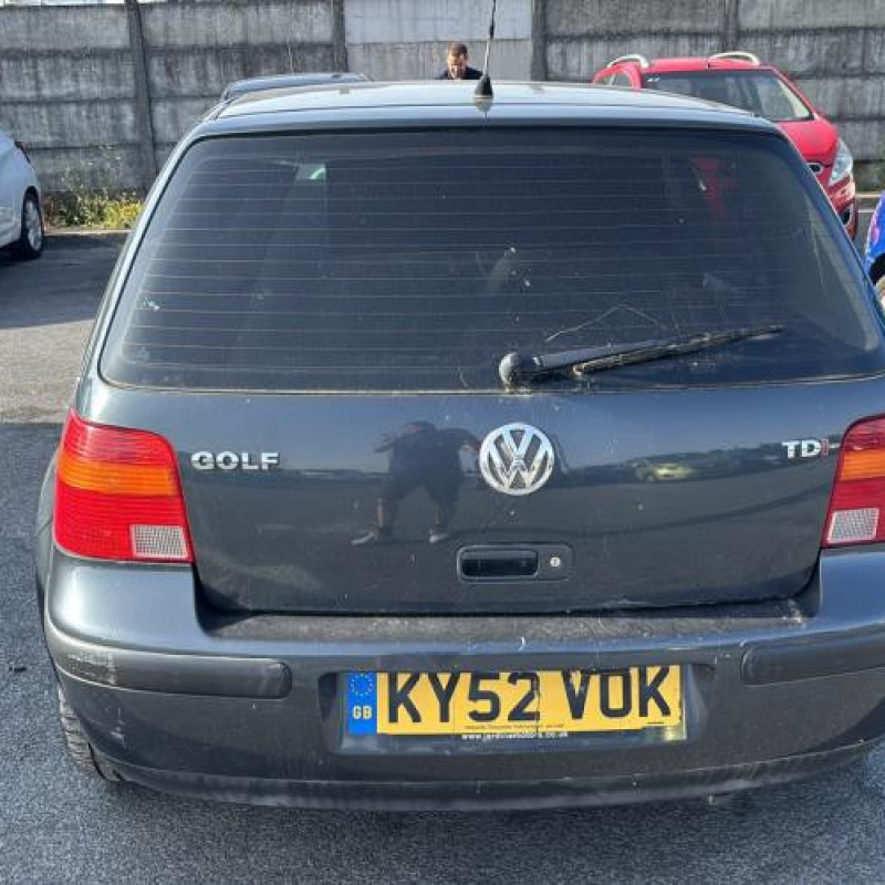 Vitre arriere droit VOLKSWAGEN GOLF 4 Photo n°9