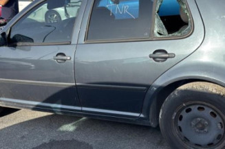 Vitre arriere droit VOLKSWAGEN GOLF 4