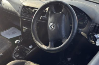 Vitre arriere droit VOLKSWAGEN GOLF 4