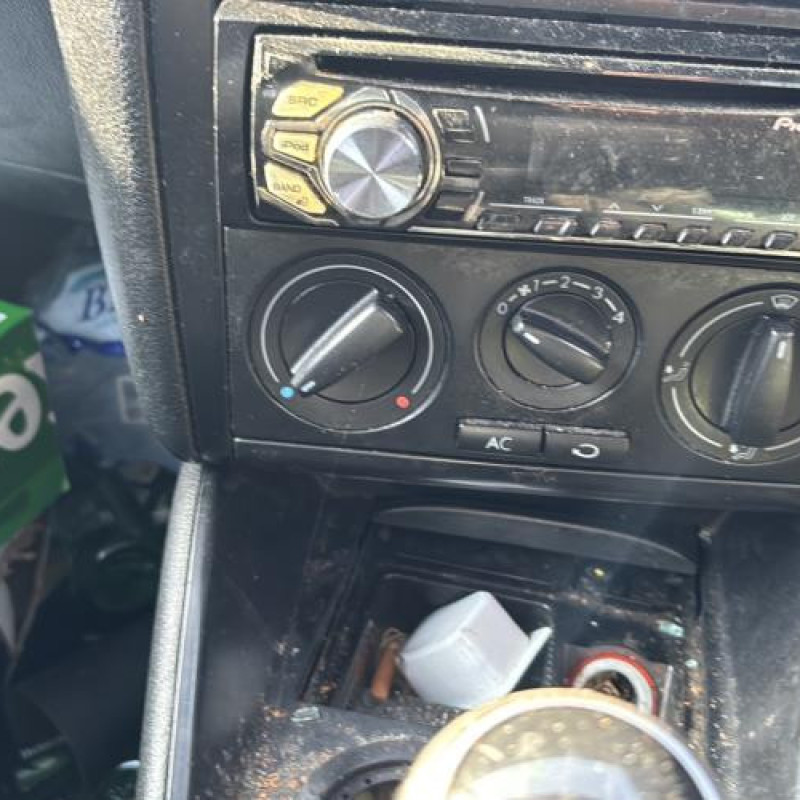 Vitre arriere droit VOLKSWAGEN GOLF 4 Photo n°17