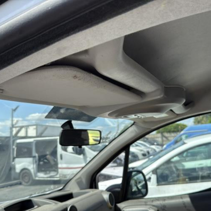 Renfort pare choc arriere (traverse) PEUGEOT PARTNER 2 Photo n°17