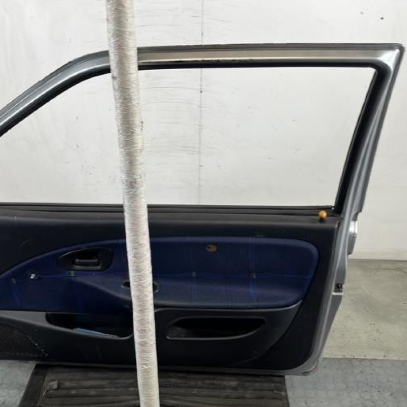 Porte avant droit CITROEN SAXO Photo n°5