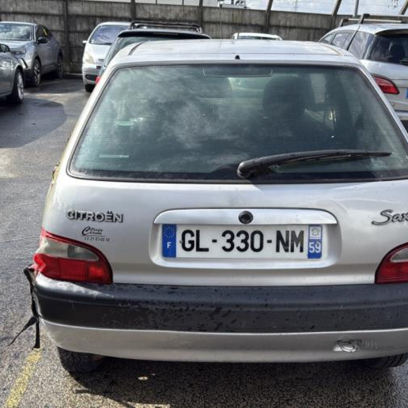Porte avant droit CITROEN SAXO Photo n°10