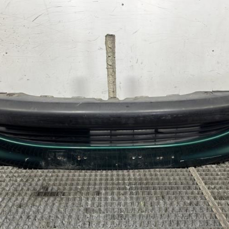 Pare choc avant PEUGEOT 206 Photo n°1