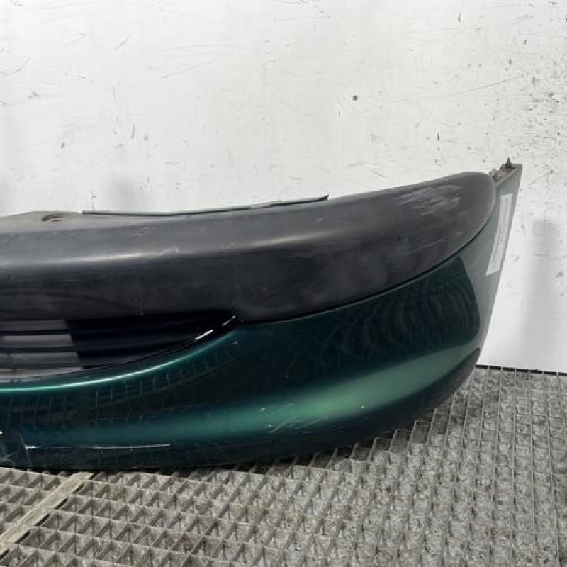 Pare choc avant PEUGEOT 206 Photo n°3